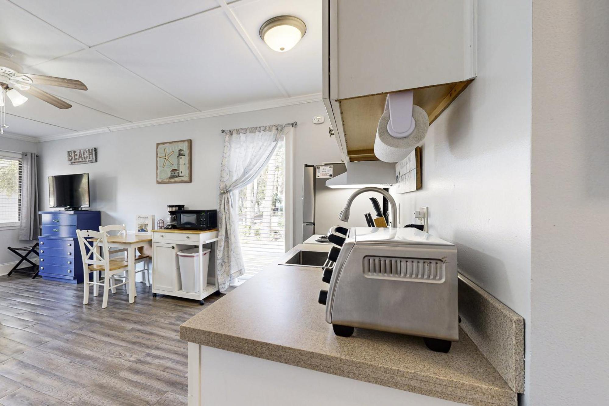 Sea La Vie Hotel Edisto Island Bagian luar foto